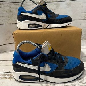 NIKE AIR MAX Grade School TRAINERS SIZE: 6.5Y